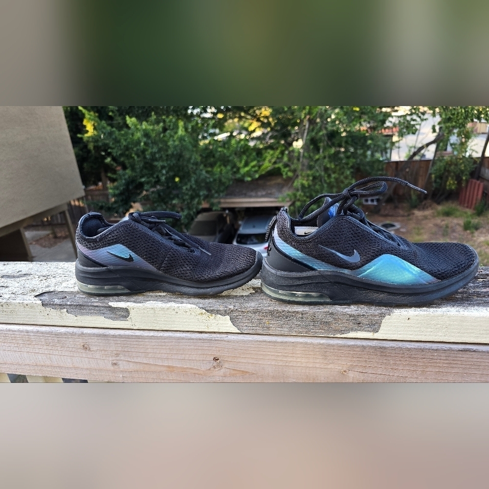 Nike Black and Blue Athletic Shoes with Air Max Cushioning